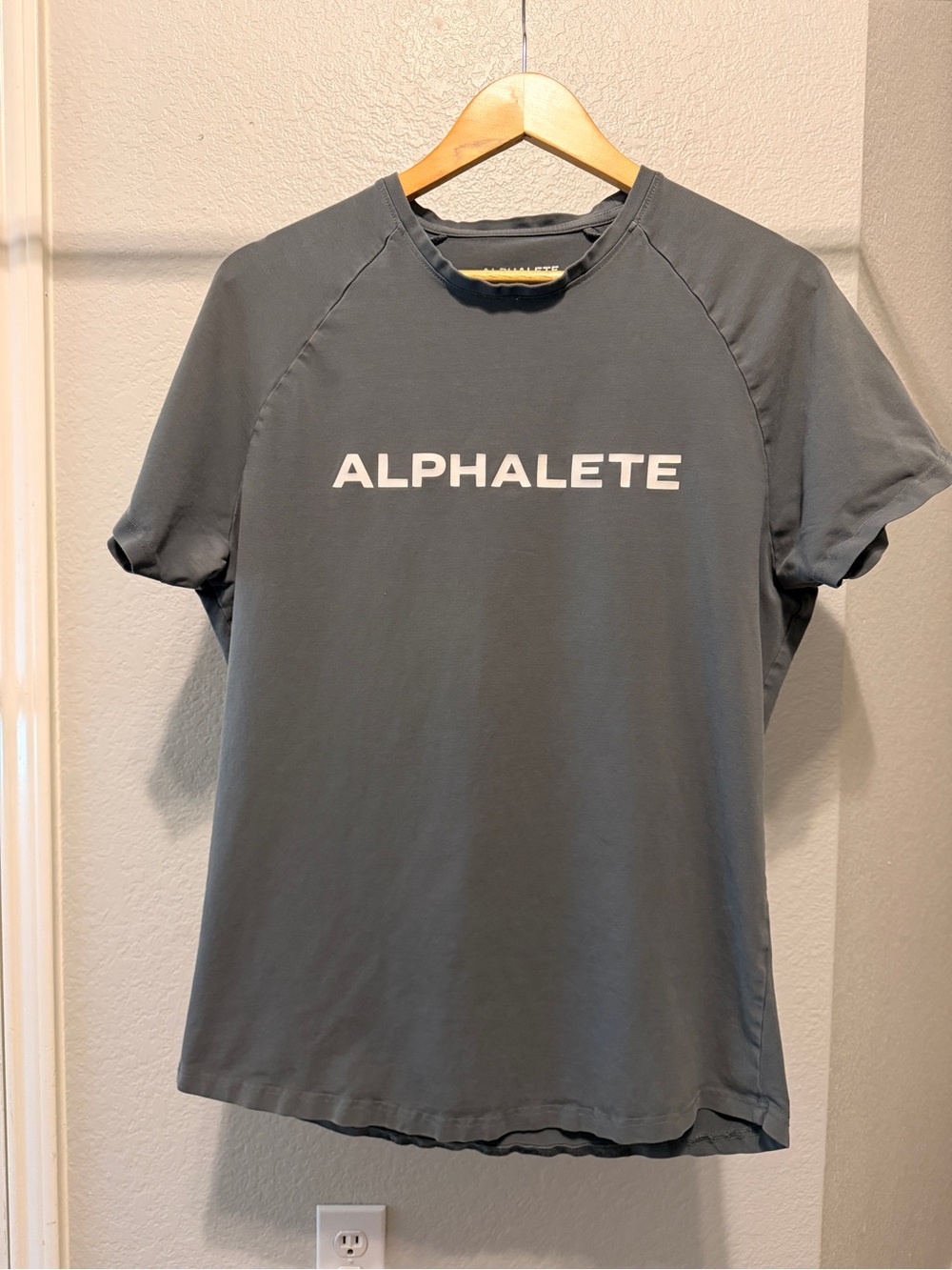 Alphalete Women’s Tee Gray